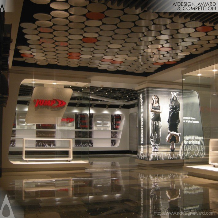 Ayhan Güneri - Fast Forward Showroom, Retail